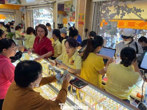 Theo nhiều chuyên gia, áp lực bám chốt lời là một trong những nguyên nhân khiến giá vàng khó tăng cao