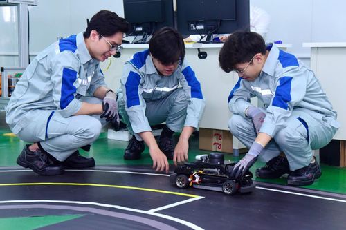 Sinh viên của một trường đại học về khoa học và công nghệ phía Bắc.
