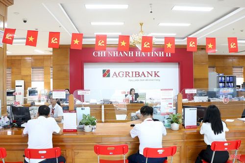 Nhiều ngân hàng ở Hà Tĩnh đã chủ động triển khai các gói vay ưu đãi, chương trình đặc thù hướng về nhóm trọng tâm SME.