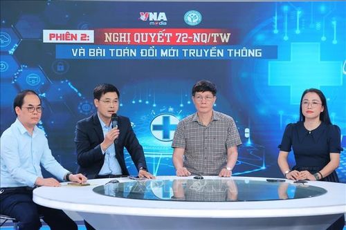 Khách mời thảo luận tại Tọa đàm “Sáng kiến truyền thông lan tỏa Nghị quyết 72-NQ/TW”, ngày 21/8/2026. Ảnh: Minh Quyết/TTXVN
