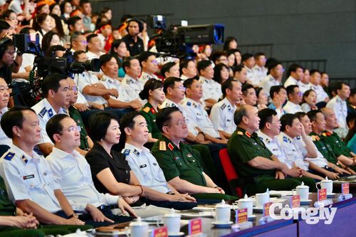 Các đại biểu tham dự cuộc thi.