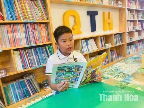 Học sinh Trường Tiểu học, THCS&THPT QTHSchool trong giờ đọc sách.