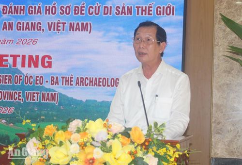 Phó Chủ tịch UBND tỉnh An Giang Lê Văn Phước phát biểu tại hội nghị.