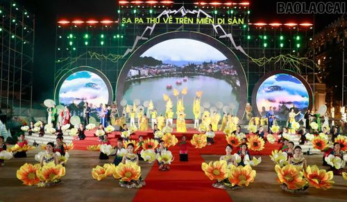 Biểu diễn văn nghệ tại Lễ hội Mùa thu Sa Pa năm 2026.