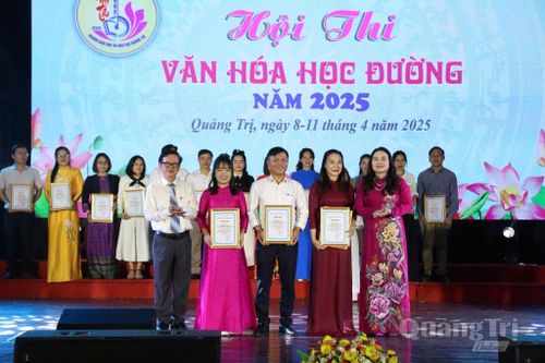 Trường THPT Nguyễn Huệ đạt nhiều giải cao trong các Hội thi Văn hóa học đường năm 2025.
