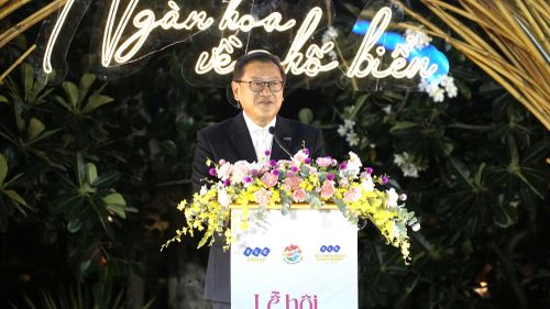 Ông Ricky Ho, Tổng quản lý FLC Quy Nhơn phát biểu tại lễ khai mạc.