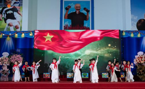 Các tiết mục văn nghệ trong Lễ khai giảng hướng về tình yêu, niềm tự hào với Tổ quốc