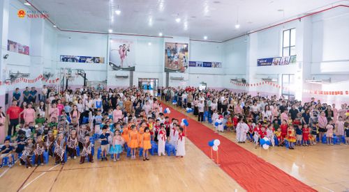 Không khí buổi lễ
