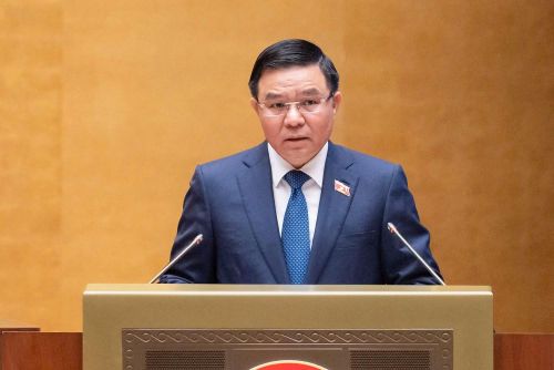 Bộ trưởng Bộ Công thương Lê Mạnh Hùng trình bày Báo cáo giải trình, tiếp thu, chỉnh lý dự thảo Luật Dầu khí (sửa đổi).