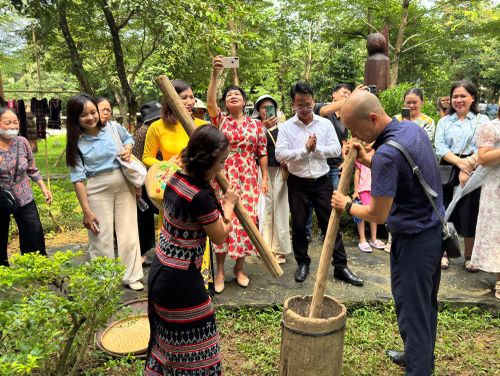 Một số hoạt động diễn ra thường xuyên tại Làng Văn hóa - Du lịch các dân tộc Việt Nam. Nguồn: Cổng TTĐT Sở VHTT Hà Nội