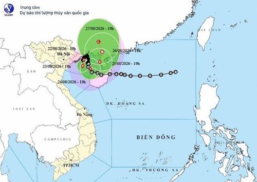 19h tối 23-8, bão số 4 có thể ảnh hưởng trực tiếp đến đất liền ven biển. Ảnh: NCHMF.