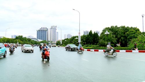 Khu vực trước cửa Sân vận động Mỹ Đình. Ảnh: Lại Tấn