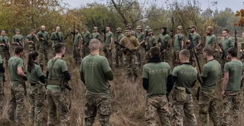 DIE ZEIT cho biết tình trạng đào ngũ tại Ukraine cũng gia tăng đáng kể. Trong 2 năm đầu của cuộc chiến, lực lượng được đưa sang châu Âu chủ yếu là những binh sĩ có kinh nghiệm.