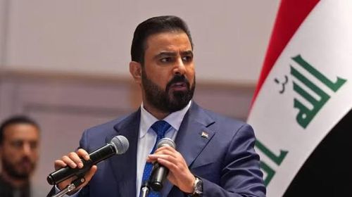 hát ngôn viên Vệ binh Cách mạng Hồi giáo Iran (IRGC) Hussein Mohabi cũng đáp trả những cảnh báo từ ông Trump. Ông Mohabi tuyên bố Iran sẽ sử dụng các loại vũ khí có sức công phá lớn hơn nếu một cuộc chiến mới bùng phát.