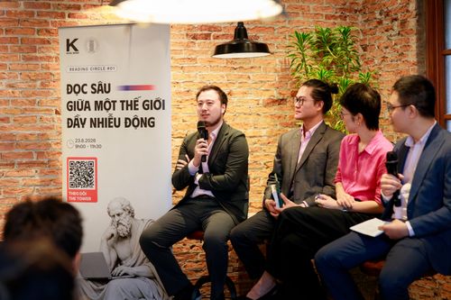  Các diễn giả có những định nghĩa khác nhau về đọc sâu. Ảnh: Khải Minh Books.
