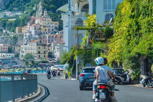  Italy là một trong những thị trường có diễn biến đáng chú ý nhất trong tháng 7. Thị phần BEV tại quốc gia này giảm xuống 5,9%, từ mức 10,1% trong tháng 6/2026, sau khi các chương trình ưu đãi trước đó kết thúc. 
