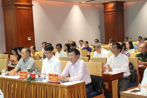 Các đại biểu tham gia Diễn đàn