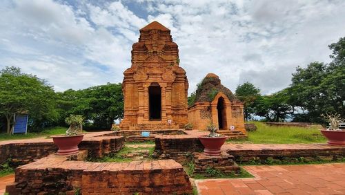 Di tích quốc gia tháp Pô Sah Inư