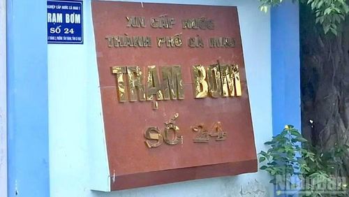 Trạm bơm chống ngập trên đường 3/2, phường Tân Thành, tỉnh Cà Mau. (Ảnh: HỮU TÙNG)