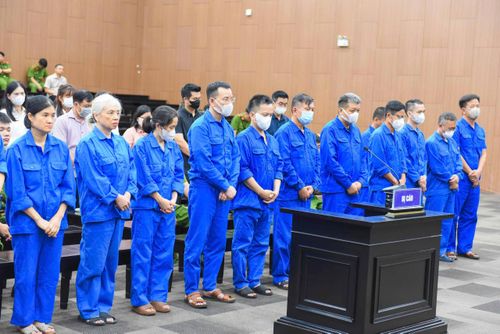  Các bị cáo tại phiên tòa chiều 24-8. Ảnh: ANH PHÙNG 