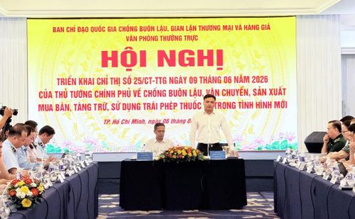 Ông Đặng Văn Dũng, Phó Chánh Văn phòng Thường trực Ban Chỉ đạo 389 Quốc gia nhấn mạnh cần huy động sự tham gia của cả xã hội, cộng đồng doanh nghiệp, người dân để ngăn chặn, tiến tới chấm dứt tình trạng buôn lậu, vận chuyển, kinh doanh, sử dụng thuốc lá trái phép.