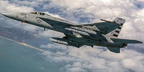 Bốn tên lửa AIM-424 được tích hợp trên máy bay F-18E để thử nghiệm.