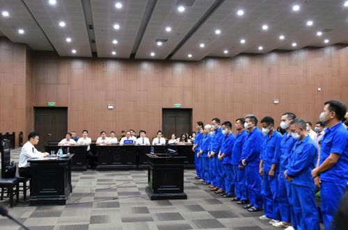 Phiên tòa xét xử Nguyễn Bá Hoan và 27 bị cáo khác liên quan trong vụ án "Nhận hối lộ", "Môi giới hối lộ" và "Vi phạm quy định về kế toán gây hậu quả nghiêm trọng"