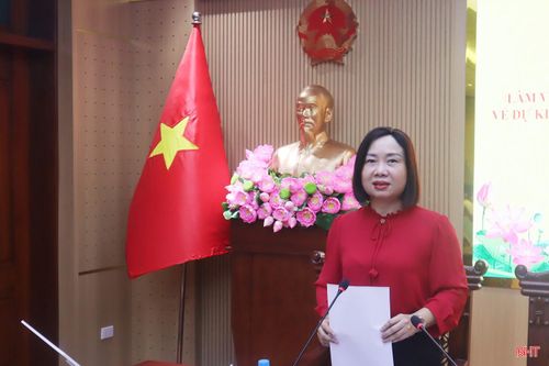 Trưởng ban Kinh tế - Ngân sách HĐND tỉnh Nguyễn Thị Thúy Nga kết luận cuộc làm việc.