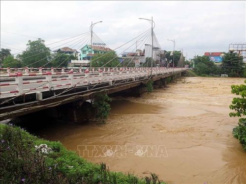 Mực nước trên sông Cầu, đoạn qua cầu Gia Bẩy, dâng cao. Ảnh tư liệu: Thu Hằng/TTXVN