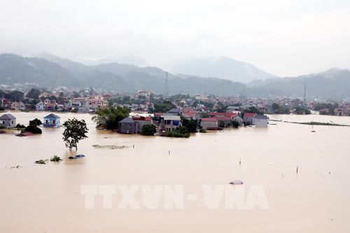 Nhiều khu dân cư tại xã Tràng Định, tỉnh Lạng Sơn chìm trong biển nước. Ảnh: Văn Đạt - TTXVN