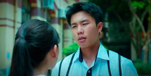 Long Vũ đảm nhận Khánh, cậu học trò 17 tuổi nghịch ngợm nhưng sống tình cảm trong Mùa hè năm ấy. Ảnh: VTV.