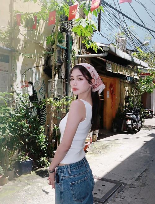 Engfa Waraha chia sẻ khoảnh khắc đời thường khi du lịch Việt Nam.