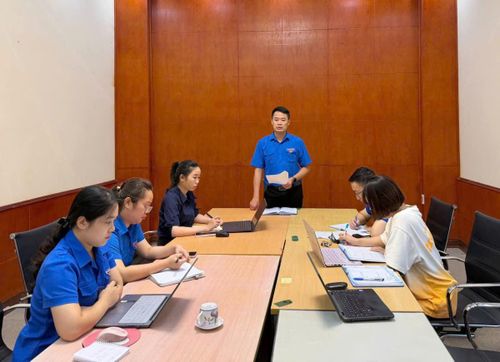 Ban Thường vụ Tỉnh Đoàn Lạng Sơn họp bàn triển khai các tổ đội xung kích xuống cơ sở giúp đỡ người dân khắc phục bão lũ.