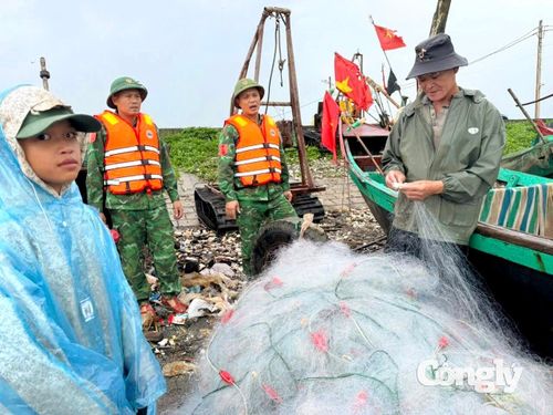 Chủ động ứng phó với bão số 4.