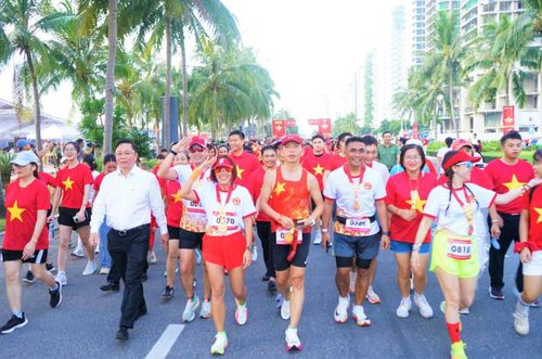 Ngày 30/8, thành phố và các địa phương sẽ đồng loạt tổ chức Chương trình đi bộ “Cùng Việt Nam tiến bước” năm 2026. Ảnh: NGUYÊN KHANG