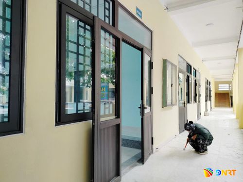 Trường Phổ thông dân tộc nội trú THCS Hiệp Đức được đầu tư sửa chữa khối nhà 12 phòng học khang trang sẵn sàng phục vụ năm học mới 2026 - 2027. Ảnh: N.ĐOAN