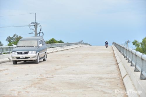Cầu Mỹ Hòa - cầu lớn nhất trên tuyến đường tỉnh 857 đã cơ bản hoàn thành.