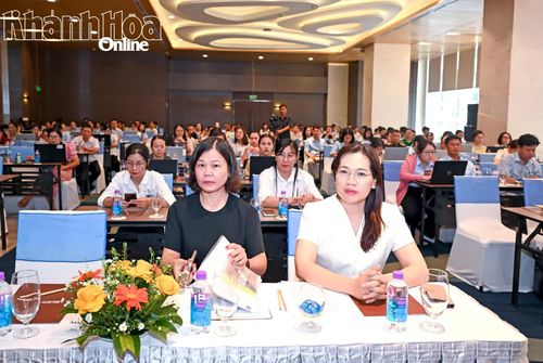 Đại biểu tham dự hội nghị.