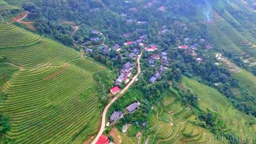 Thôn Trát nằm trên lưng núi, là thôn cao nhất của xã Tằng Loỏng, tỉnh Lào Cai.