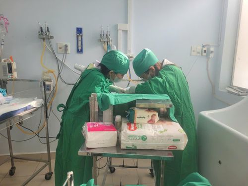 Chăm sóc trẻ sơ sinh tại Khoa Nhi của Bệnh viện Đa khoa Bình Thuận