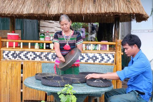 Bà H’Jiêng, tổ dân phố Đắk Nia cho biết, du lịch cộng đồng trở thành "cần câu" cho các gia đình người Mạ địa phương