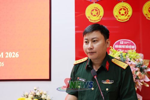 Đại diện Ban Chỉ huy Quân sự phường Tô Hiệu phát biểu tại lễ khai mạc