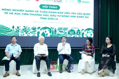Các đại biểu dự hội thảo nông nghiệp xã và tuần hoàn trao đổi về tiềm năng, lợi thế phát triển nông nghiệp hữu cơ trên địa bàn tỉnh Sơn La.