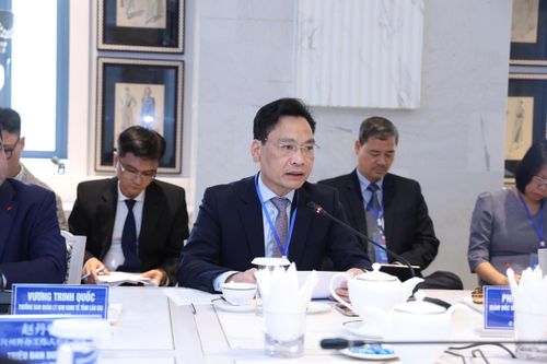 Ông Phí Công Hoan, Giám đốc Sở Xây dựng tỉnh Lào Cai phát biểu tại buổi làm việc.