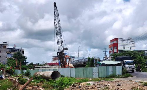 Dự án cầu Kênh Ngang đang được xây dựng.
