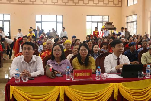 Quang cảnh đón nhận bằng di tích lích sử văn hóa cấp tỉnh Đền Trung Thịnh.↵