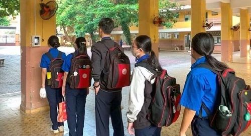 Học sinh tỉnh Thái Nguyên điểm danh qua hệ thống nhận diện khuôn mặt.