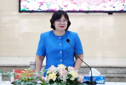 Phó Bí thư Thành ủy TP.HCM Văn Thị Bạch Tuyết phát biểu