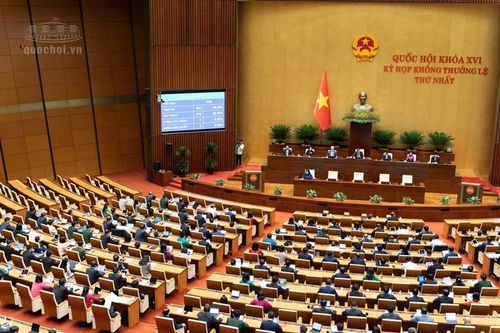 Quốc hội biểu quyết thông qua Nghị quyết về việc tách Dự án điện hạt nhân Ninh Thuận thành các dự án độc lập. Ảnh: quochoi.vn