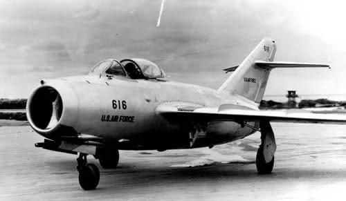 MiG-15 có lợi thế đáng kể ở độ cao lớn và đặc biệt nguy hiểm đối với các máy bay ném bom hoặc tiêm kích không được thiết kế chủ yếu để không chiến ở độ cao đó.